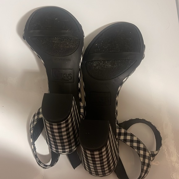 Circus black and white checked sandals. - Picture 5 of 5